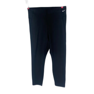 Nike Dri Fit Capri Leggings in Black Woman's Large Athletic Pants